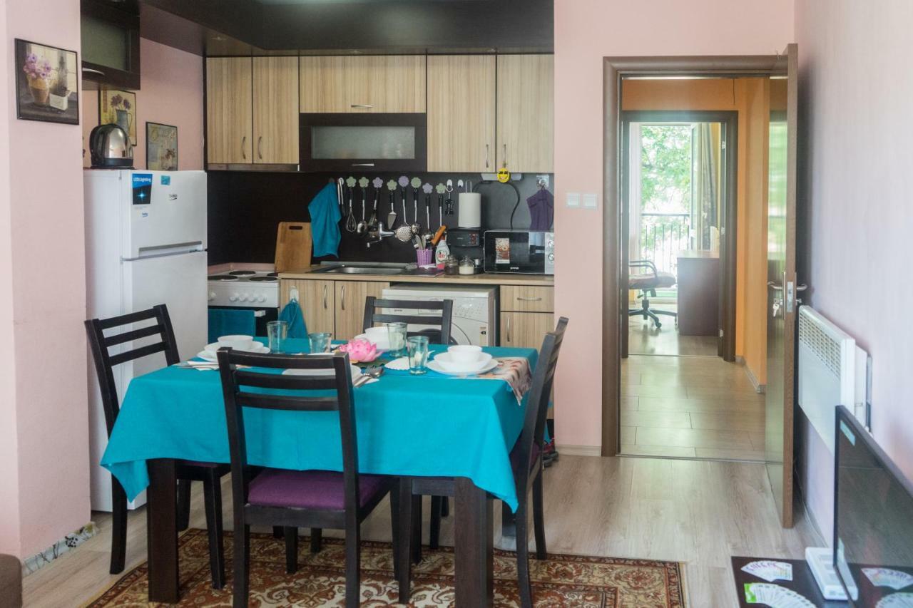 Apartment Eve Varna Esterno foto