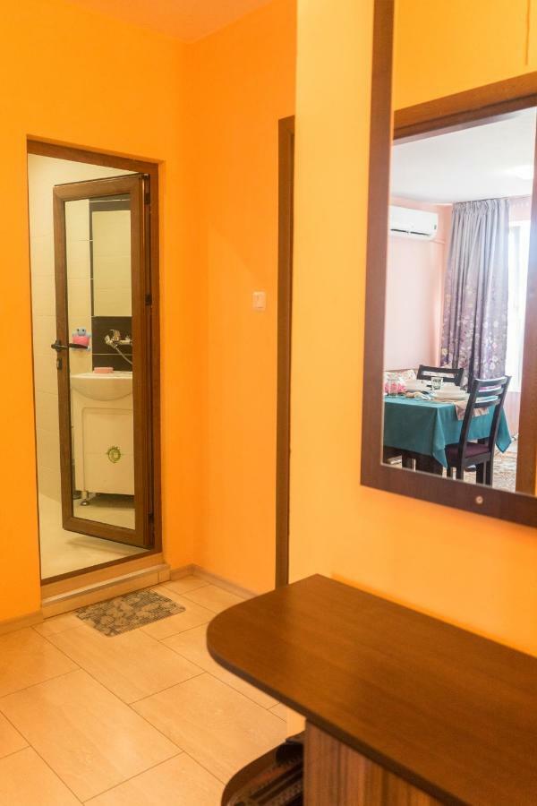 Apartment Eve Varna Esterno foto