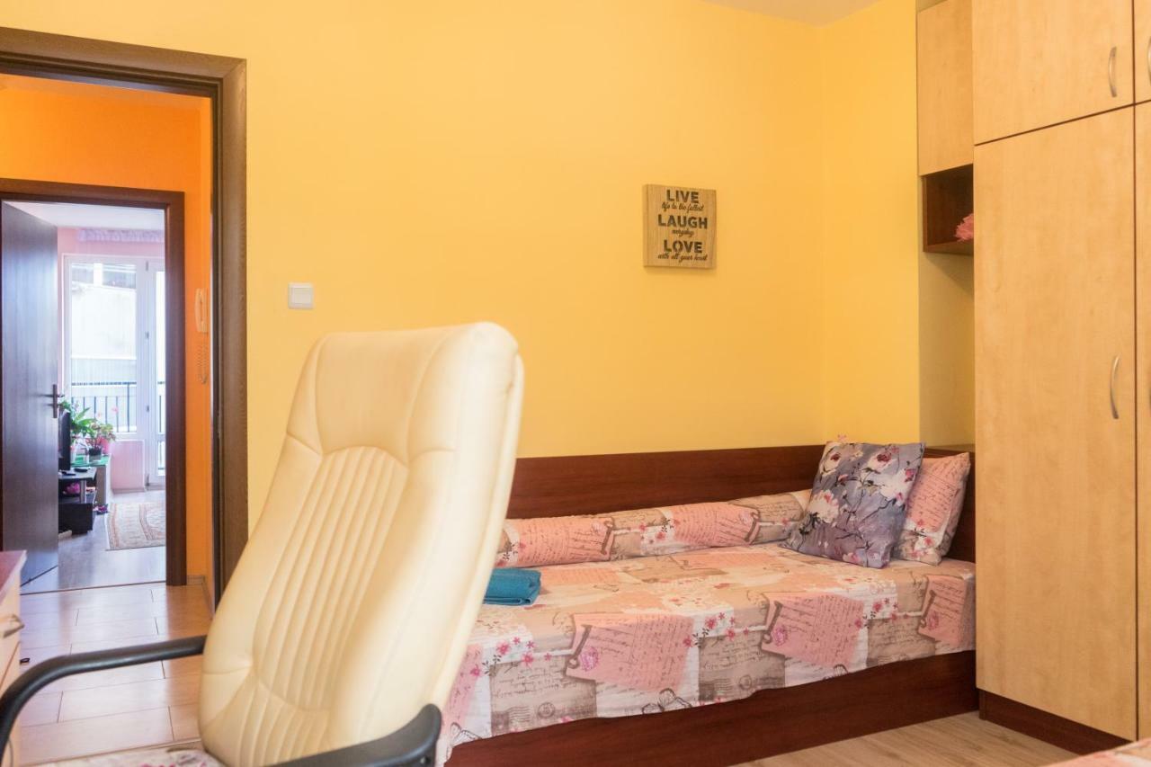 Apartment Eve Varna Esterno foto