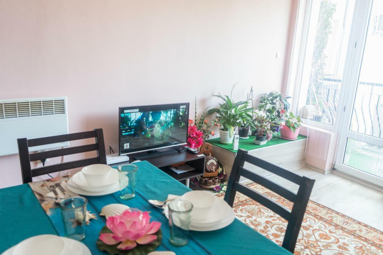 Apartment Eve Varna Esterno foto